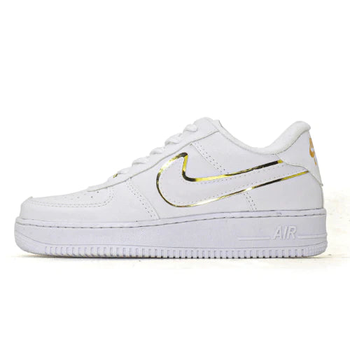 Sapatilhas Nike Air Force - Brancas com Contorno do Logo a Dourado